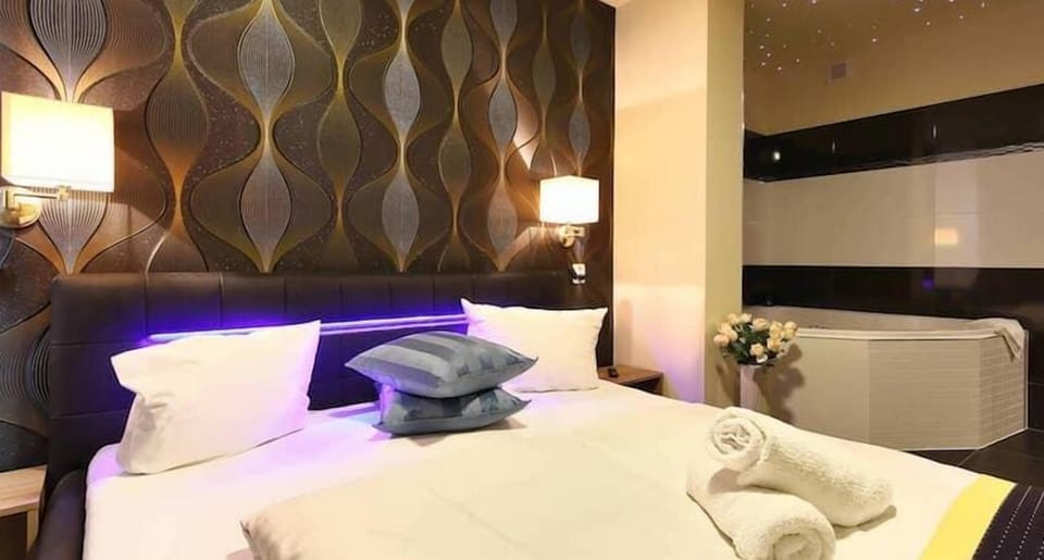 Deluxe Double Room (Tropic/with private sauna surcharge) | Free WiFi