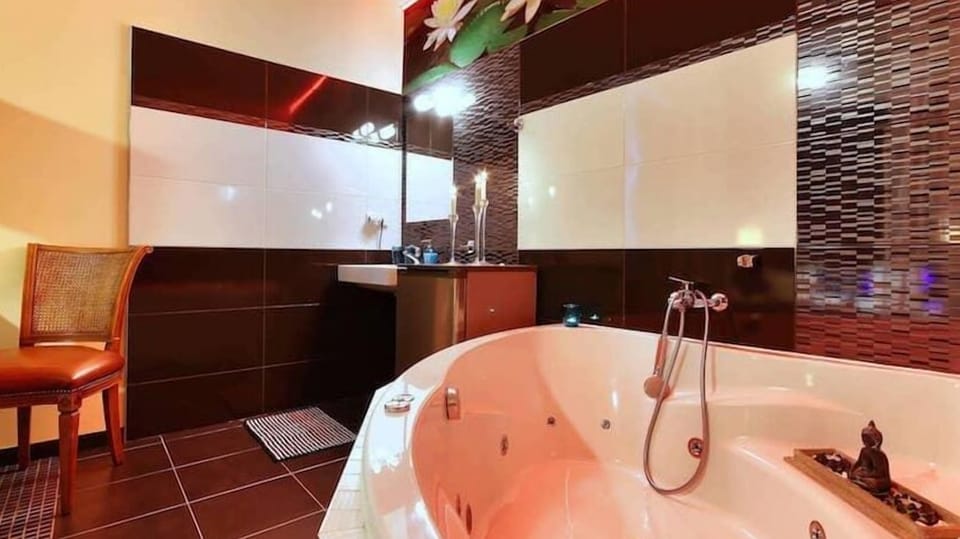 Deluxe Double Room (Tropic/with private sauna surcharge) | Free WiFi
