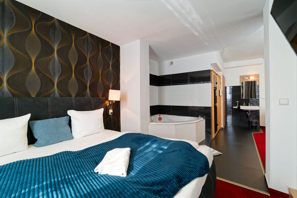 Deluxe Double Room (Tropic/with private sauna surcharge) | Free WiFi