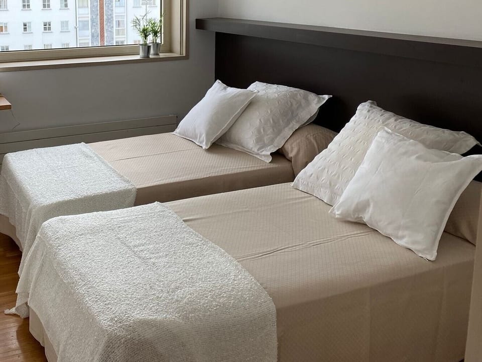 Desk, laptop workspace, free WiFi