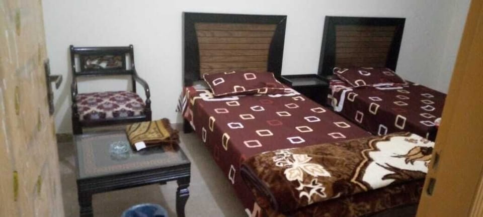 Twin Room | Laptop workspace, WiFi (free)