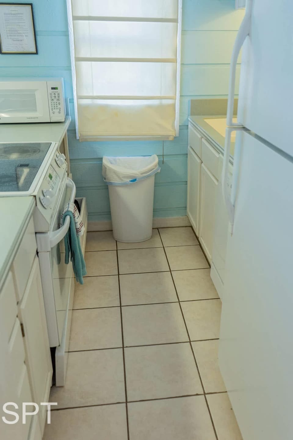 House, 3 Bedrooms | Private kitchen | Fridge, oven, coffee/tea maker, toaster