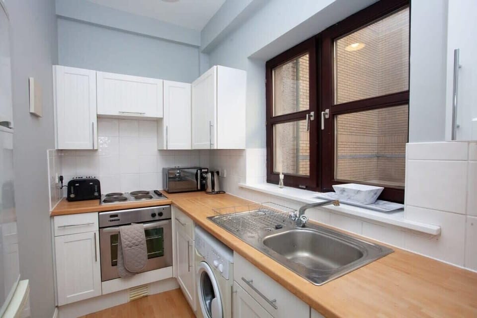 Fully equipped modern kitchen so you can cook up a storm
