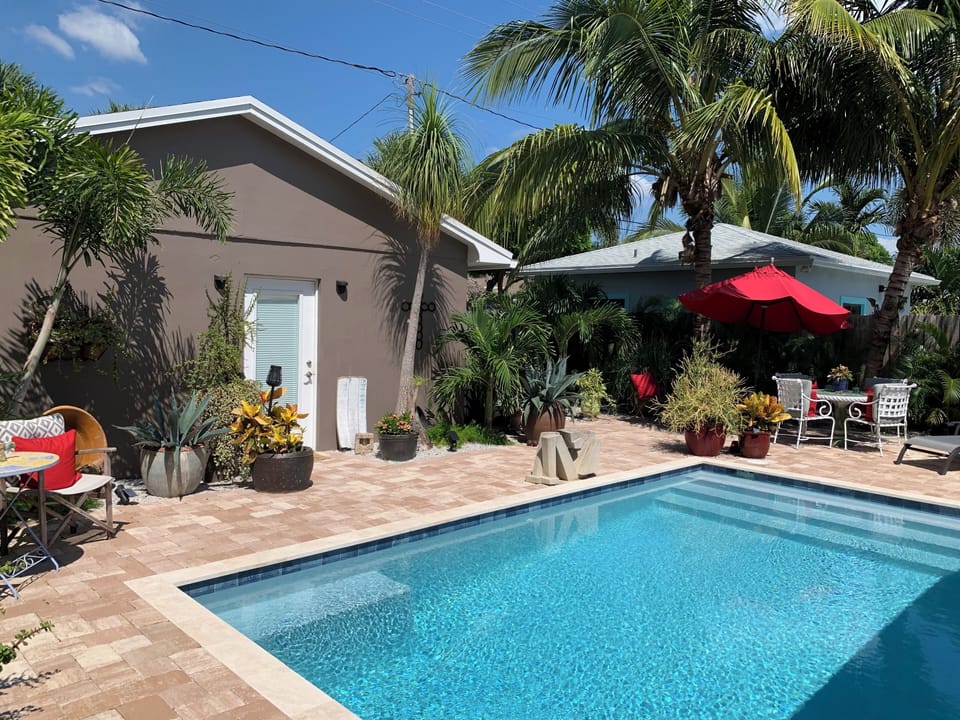 Enjoy this beautiful, newly-constructed salt water pool.
