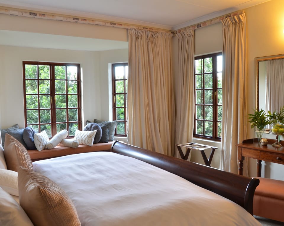 Executive Suite | 1 bedroom, Egyptian cotton sheets, premium bedding, down comforters