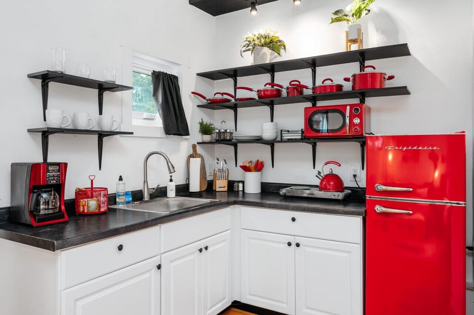 Fully stocked retro-themed kitchen 🍳✨