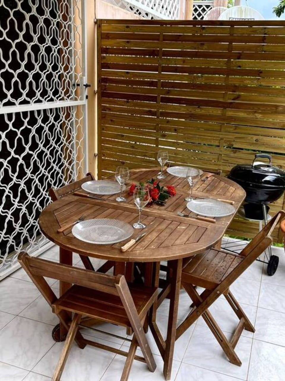 Outdoor dining