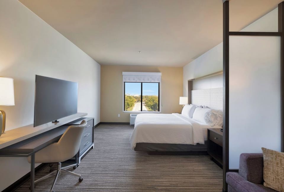 Desk, laptop workspace, free WiFi, bed sheets