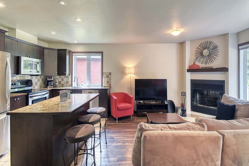 Chalet, 4 Bedrooms (146 Borealis) | Living area | Flat-screen TV