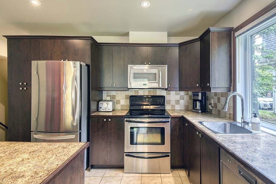 Chalet, 4 Bedrooms (146 Borealis) | Private kitchen | Coffee/tea maker, cookware/dishes/utensils, dining tables