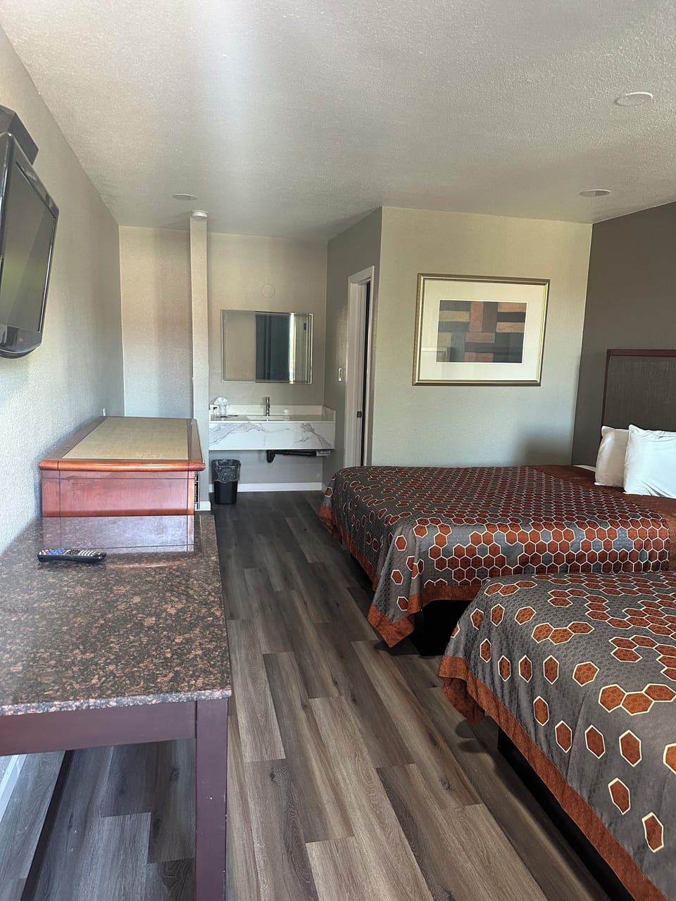 Desk, laptop workspace, free WiFi, bed sheets