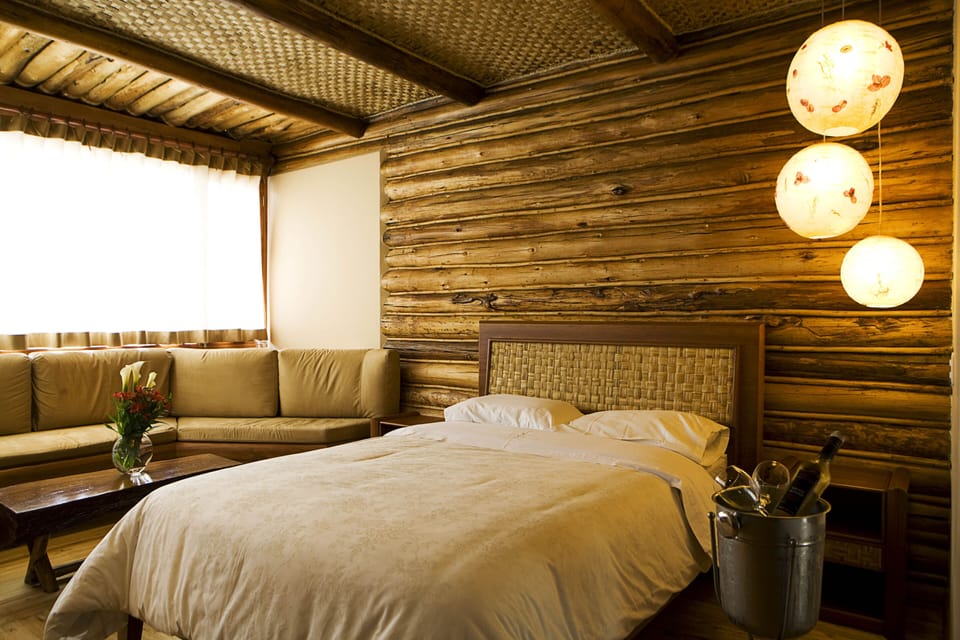 Double Room | WiFi (free), bed sheets