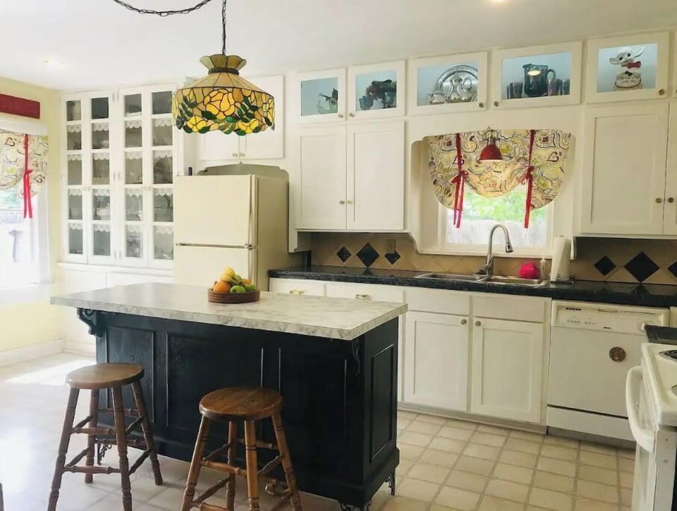 Lots of room in the kitchen to cook and gather