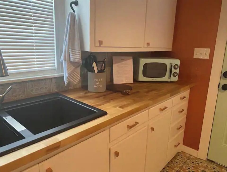Microwave and utensils