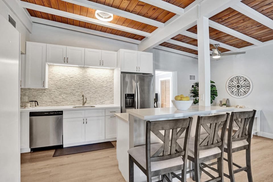 House | Private kitchen | Full-size fridge, stovetop, toaster, toaster oven