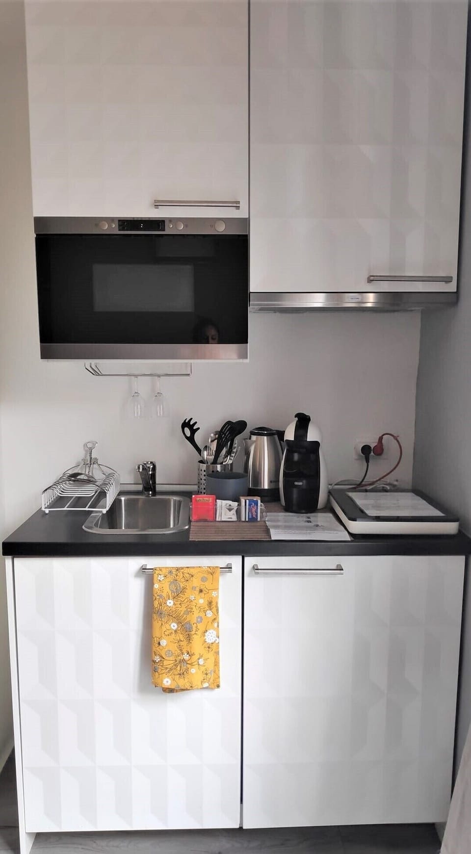Standard Room, Patio | Private kitchen | Espresso maker, coffee/tea maker, electric kettle, griddle