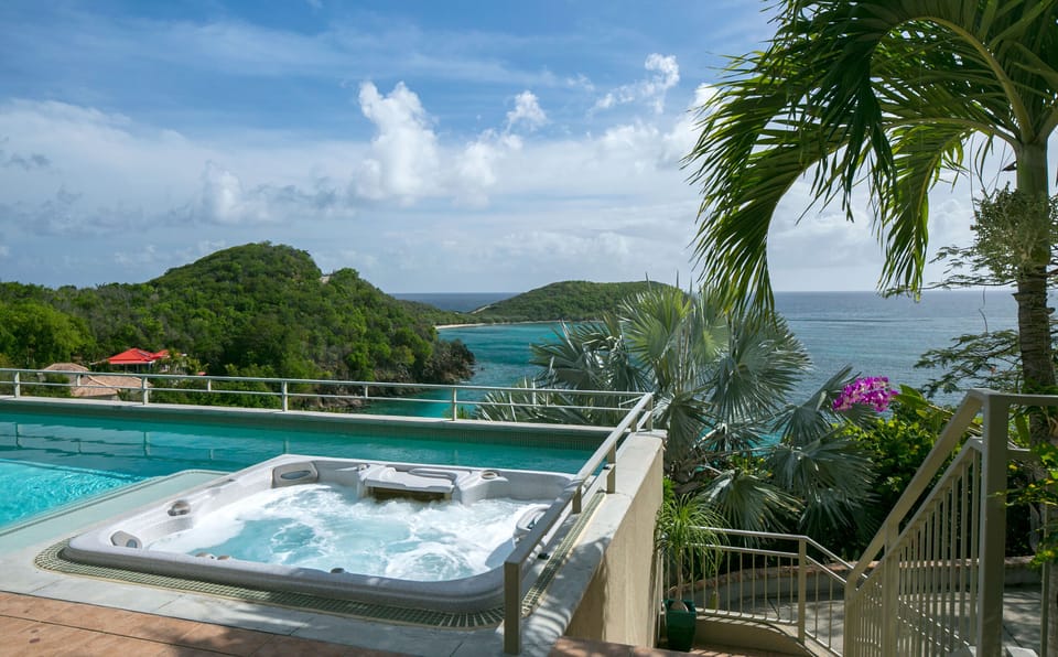 Latitude 15A - St. John, USVI