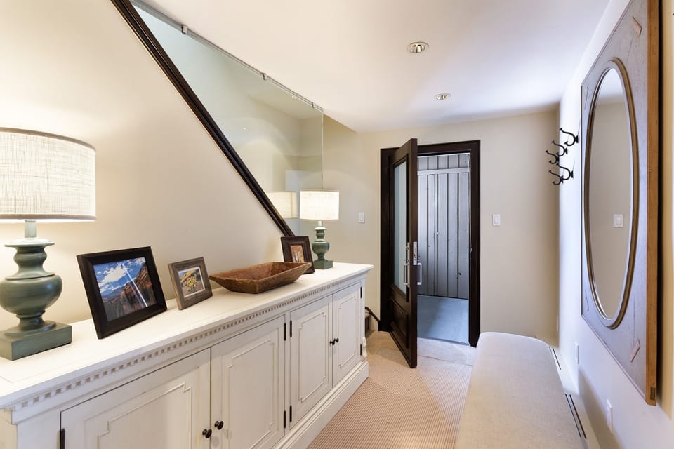Condo, 3 Bedrooms | Interior