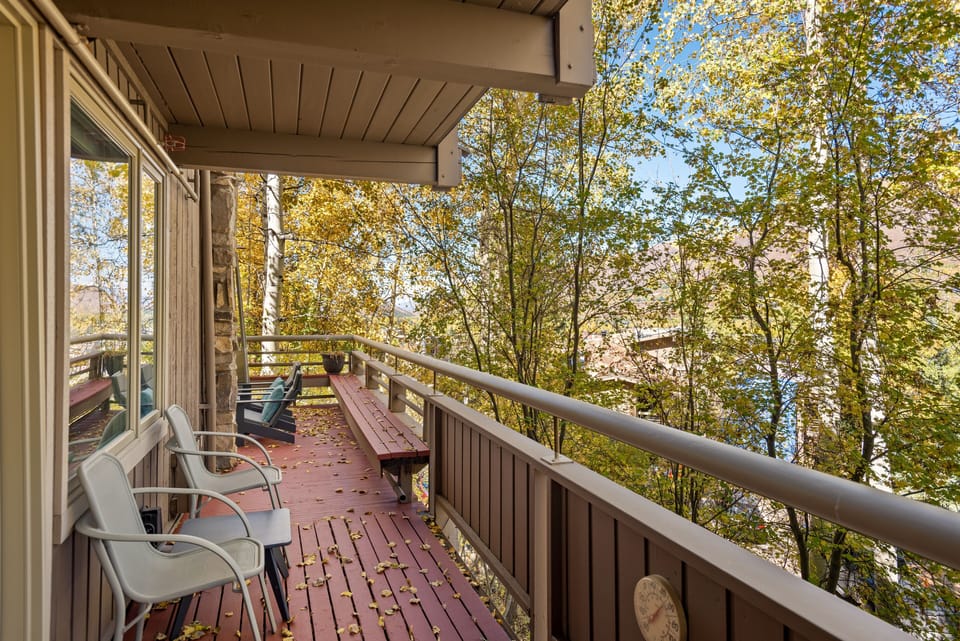 Condo, 2 Bedrooms | Property grounds