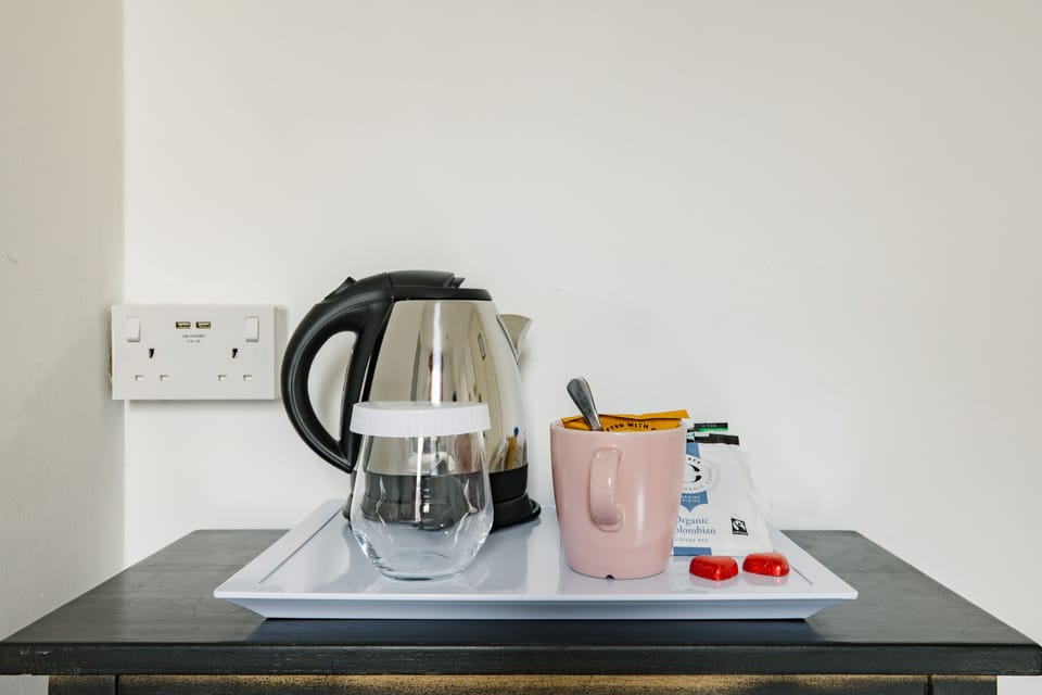 Standard Single Room | Hypo-allergenic bedding, desk, laptop workspace, iron/ironing board