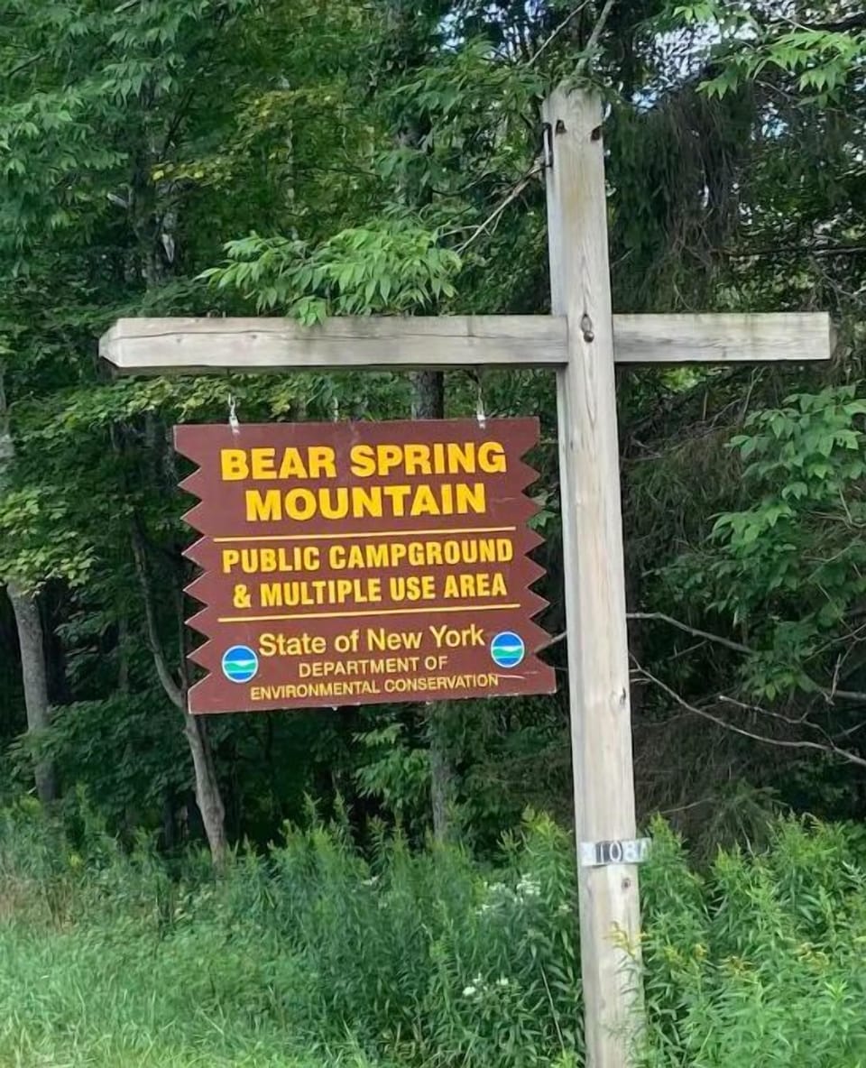 Bear Spring Mountain State Park 10 minutes away!