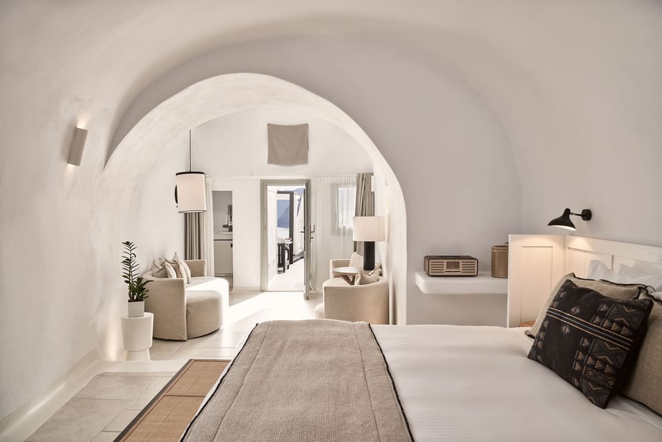 Suite, Private Pool, Sea View | Minibar, in-room safe, blackout drapes, soundproofing