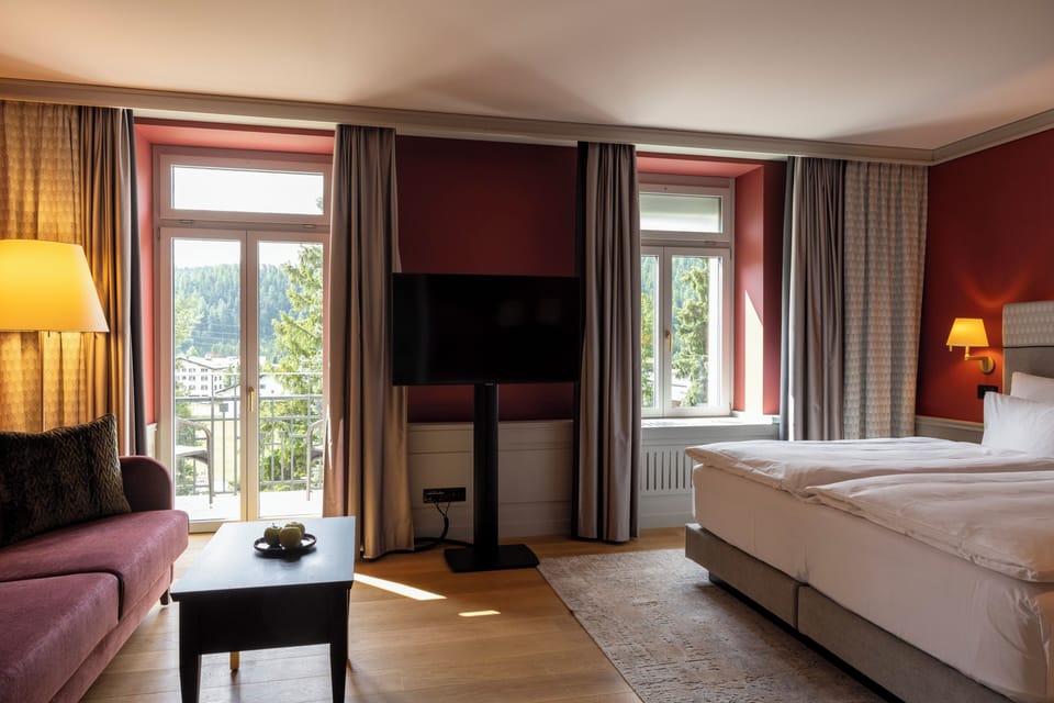 Junior Suite Cresta with Balcony | Hypo-allergenic bedding, down comforters, free minibar, in-room safe