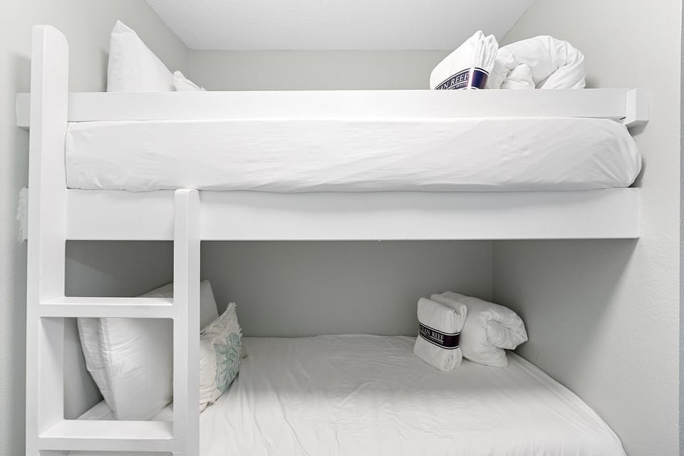 23-Gulf-Place-Cabanas-205-Bunks