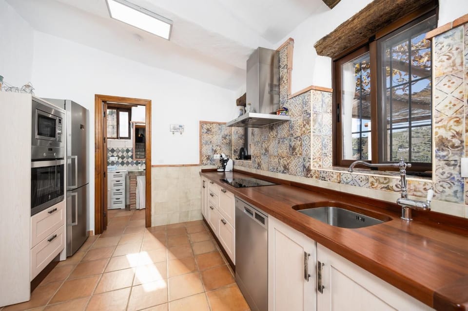 Equipped kitchen