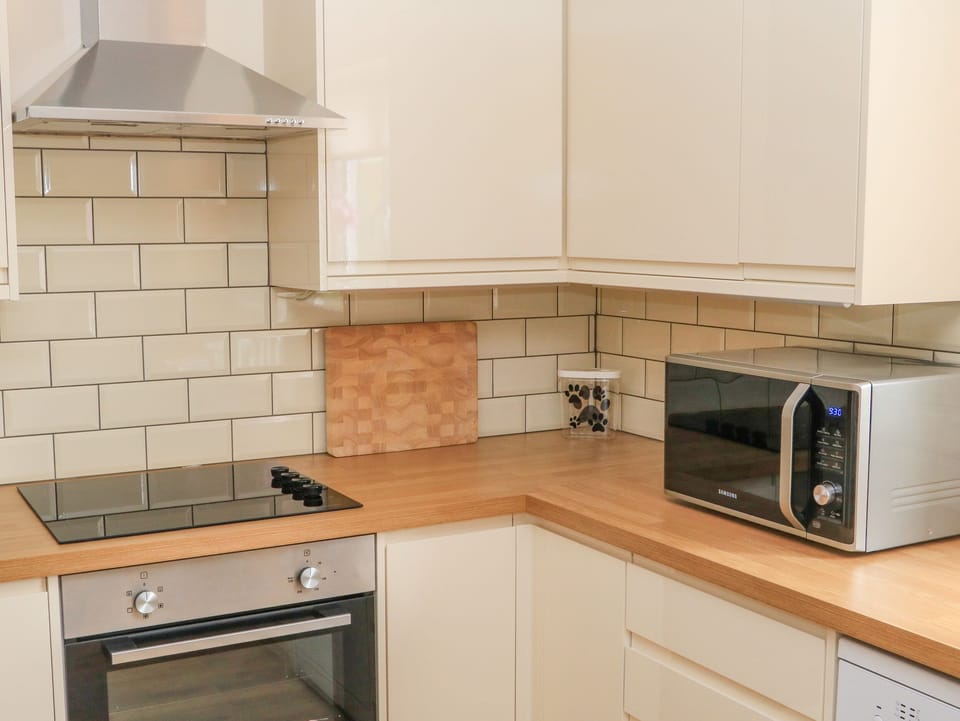 Fridge, dishwasher, electric kettle, toaster