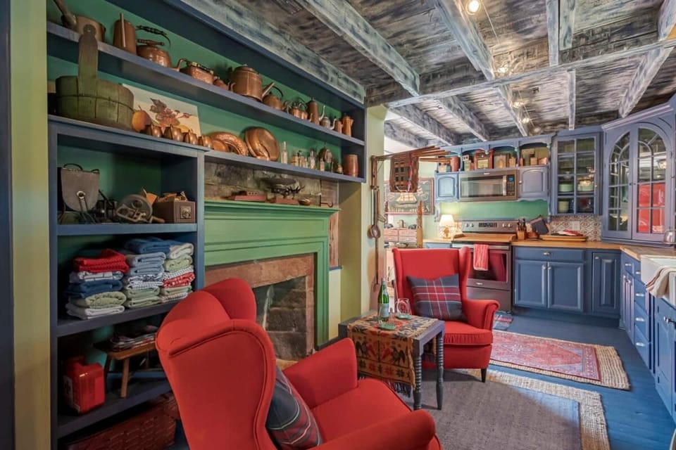 Who are the lucky ones that get to relax and watch the chef??