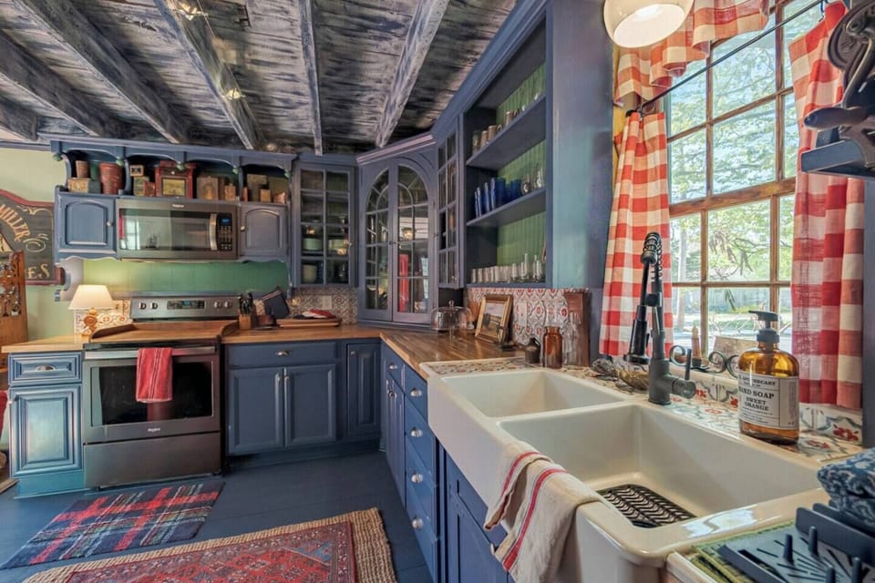 If you plan on taking a pass on the many restaurant options and want to stay home, you have everything you need to prepare a great family dinner. 