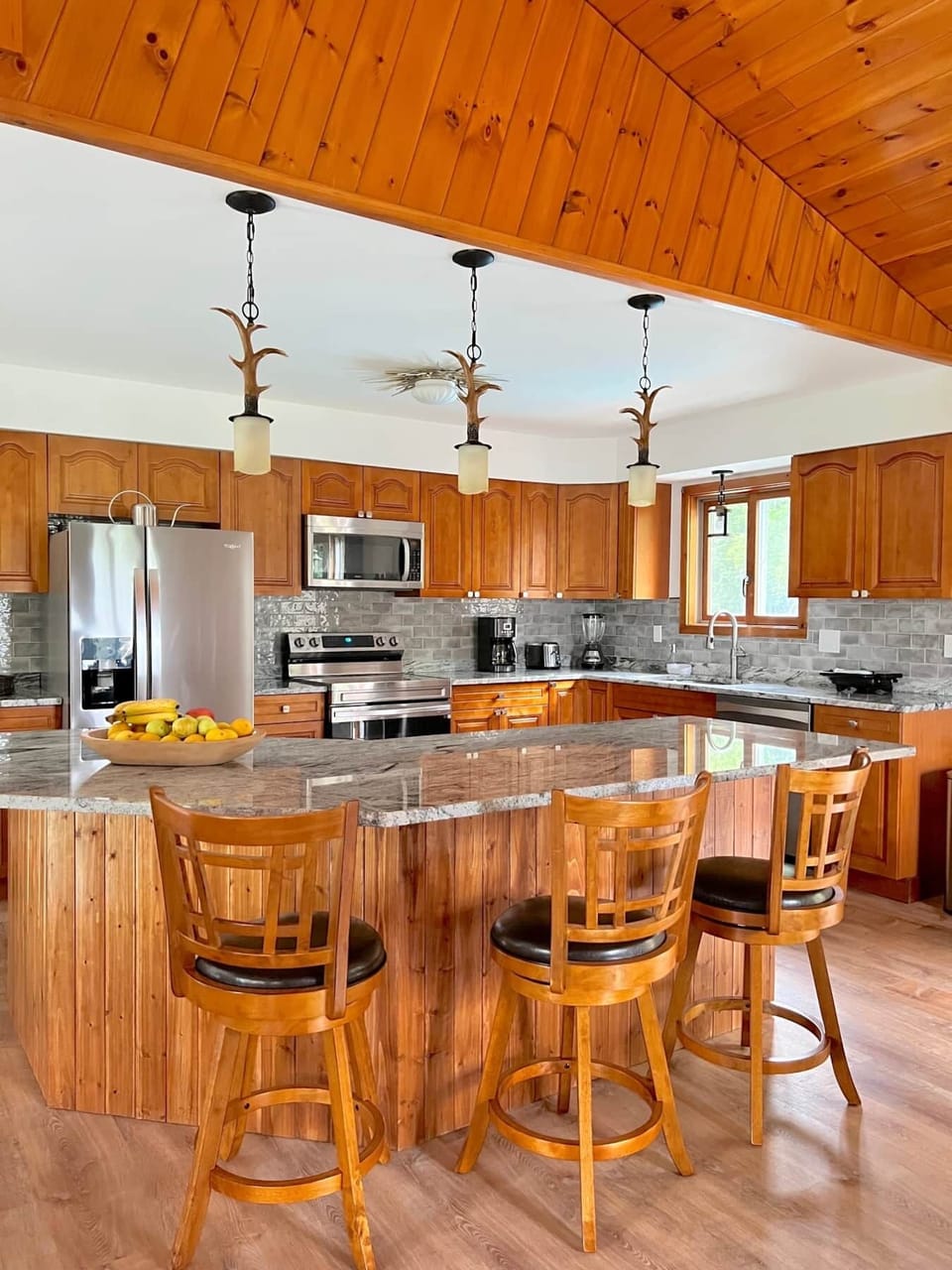 Kitchen with large island