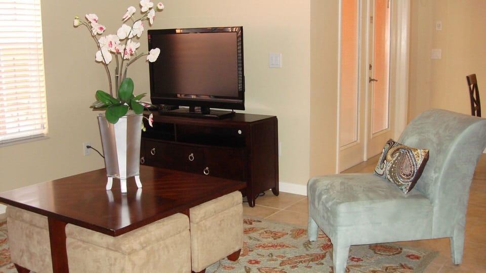 Relaxation station: Our living room welcomes you with open arms!