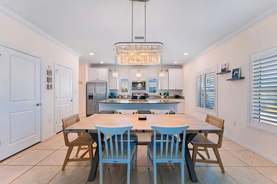 Bright and airy dining area, perfect for enjoying meals together.