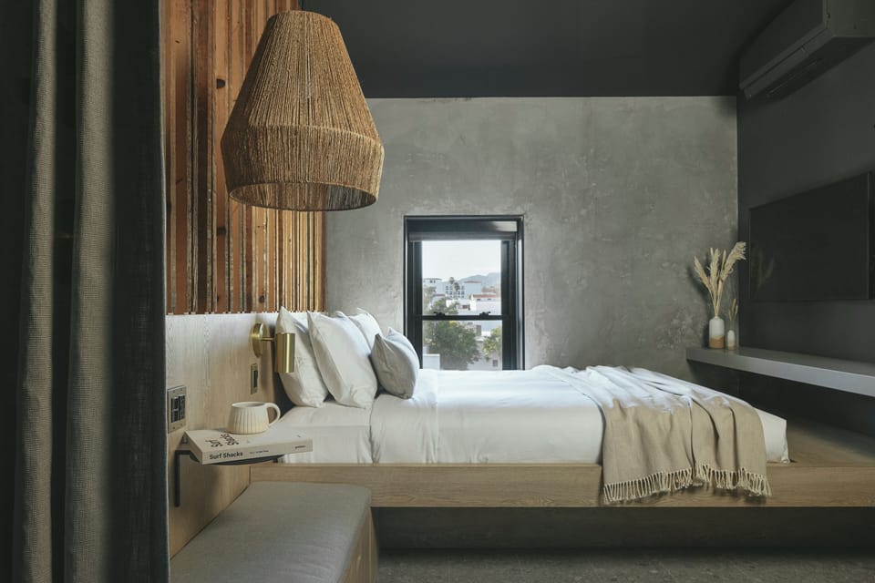 Premium bedding, in-room safe, WiFi (free), individually decorated