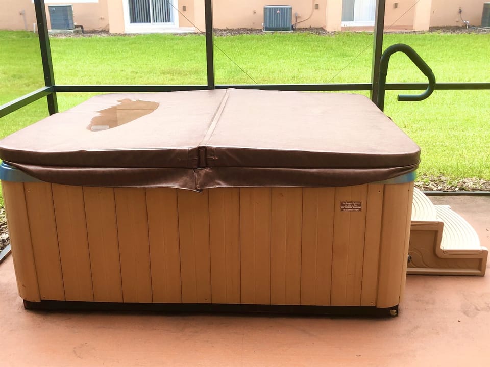 Private lanai with hot tub