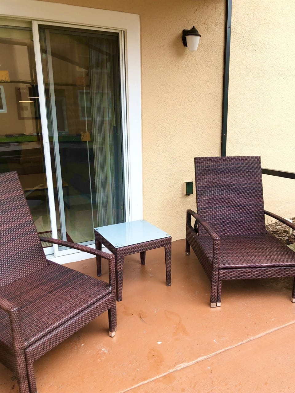 Private lanai with seating area