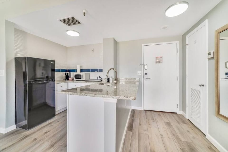 Kitchen area (2)