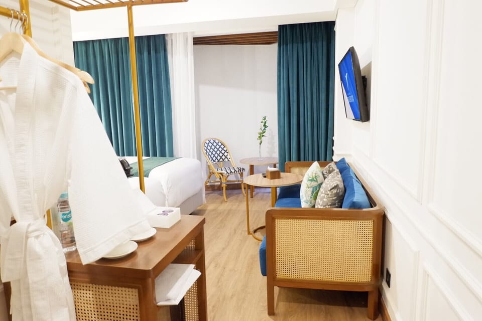 Double or Twin Room | In-room safe, desk, blackout drapes, soundproofing