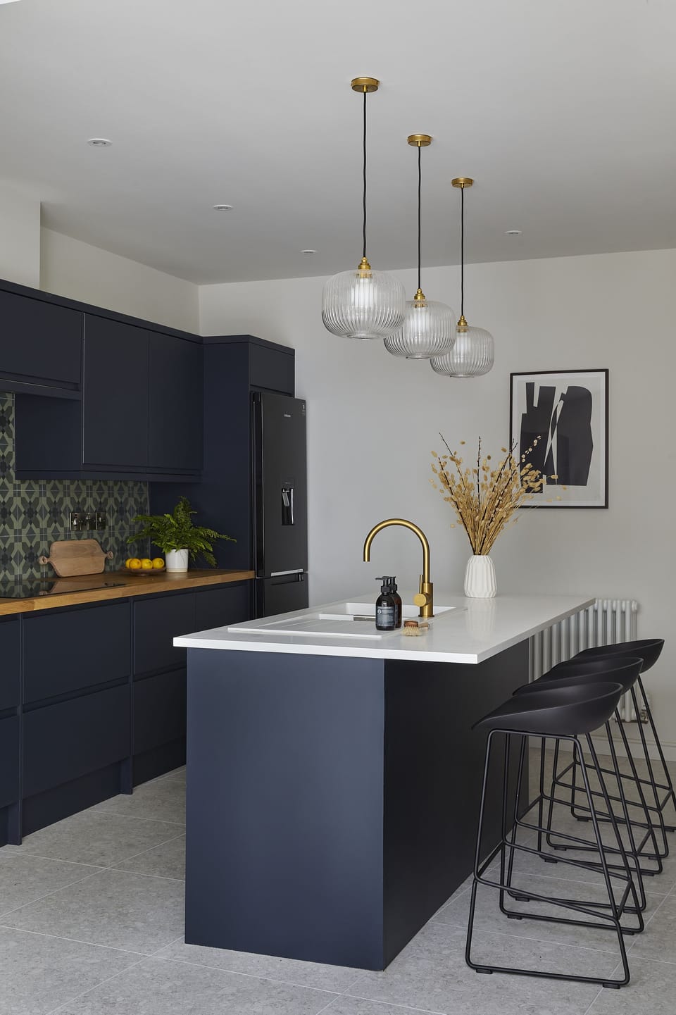 Luxury House, 4 Bedrooms, Balcony, Garden View | Private kitchen | Fridge, microwave, oven, stovetop