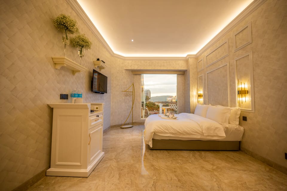 Grand Double Room | Premium bedding, in-room safe, individually furnished, desk