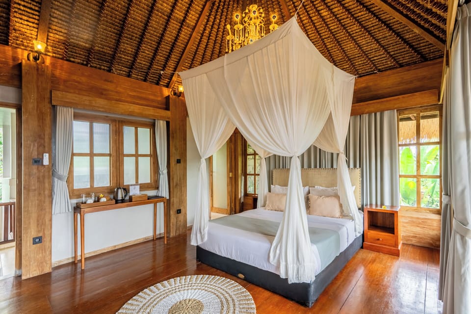 King Room | Premium bedding, down comforters, pillowtop beds, minibar