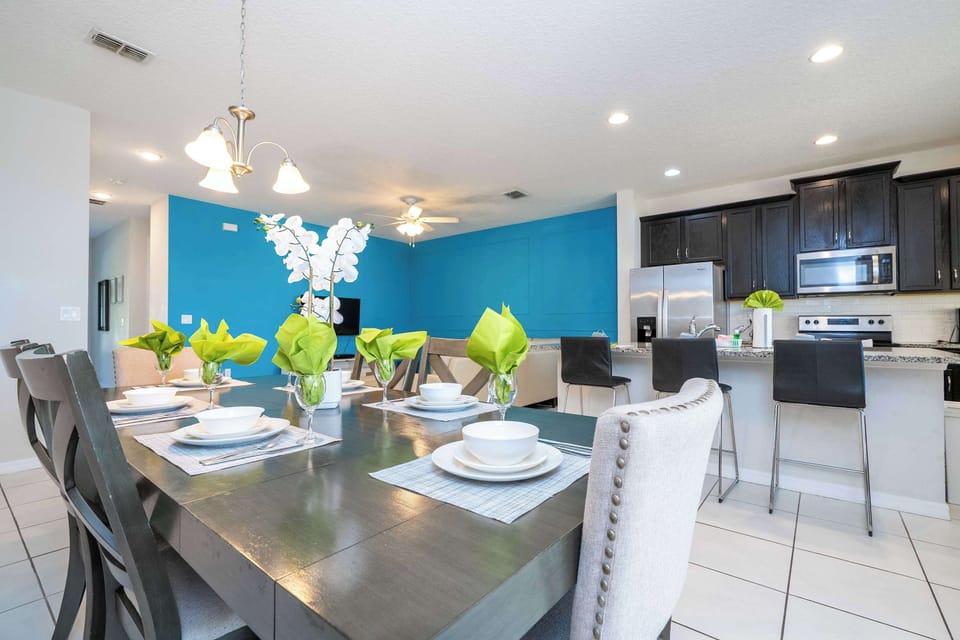 Townhome | Dining room