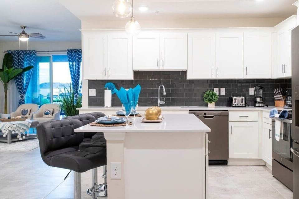Condo | Private kitchen | Full-size fridge, microwave, oven, stovetop