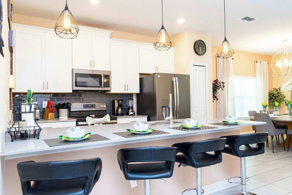 House | Private kitchen | Full-size fridge, microwave, oven, stovetop