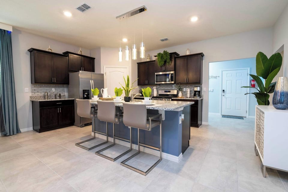 Apartment | Private kitchen | Full-size fridge, microwave, oven, stovetop