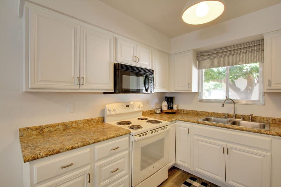 Kitchen | Spices | Blender | Crockpot | Toaster | Cooking Basics