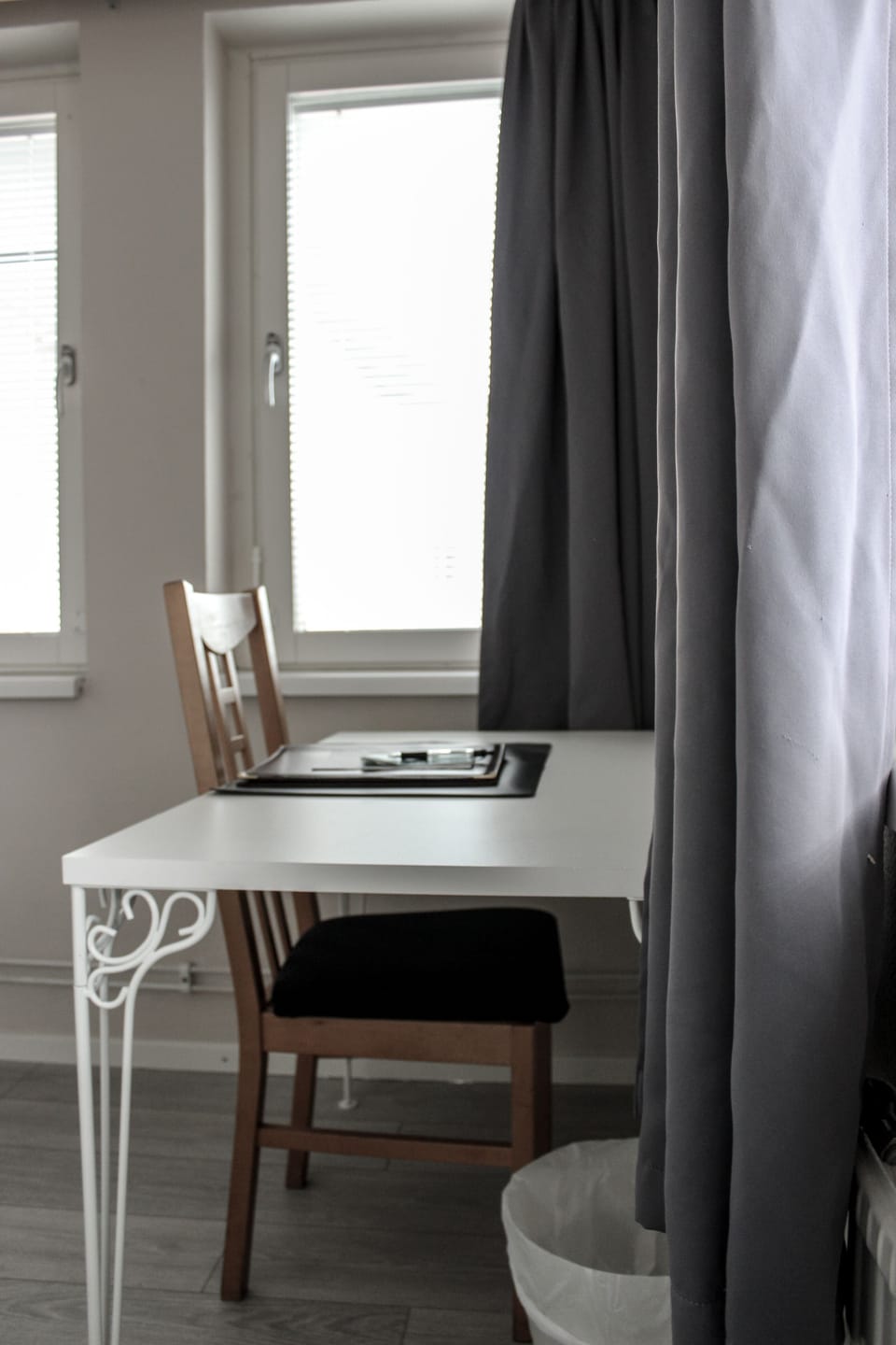 Comfort Room | Hypo-allergenic bedding, desk, laptop workspace, free WiFi