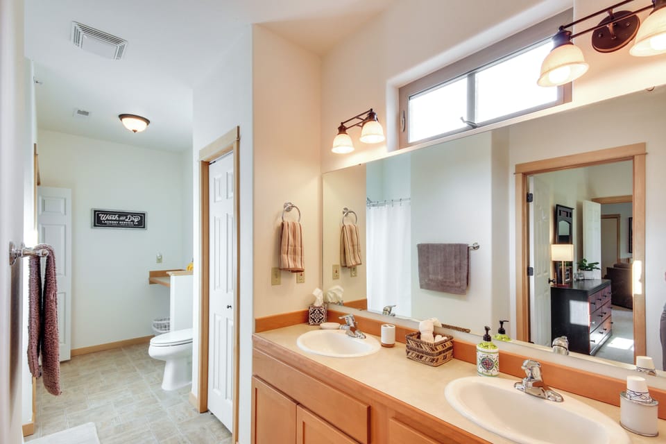 En-Suite Bathroom | Complimentary Toiletries